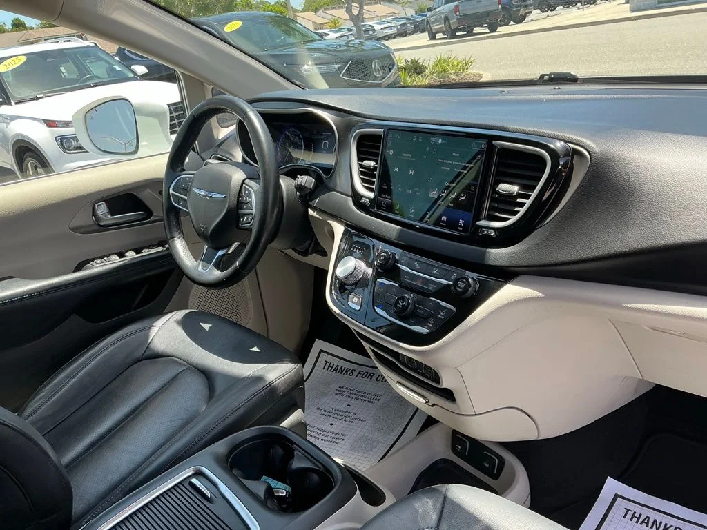 Used 2021 White Chrysler Touring L image 12