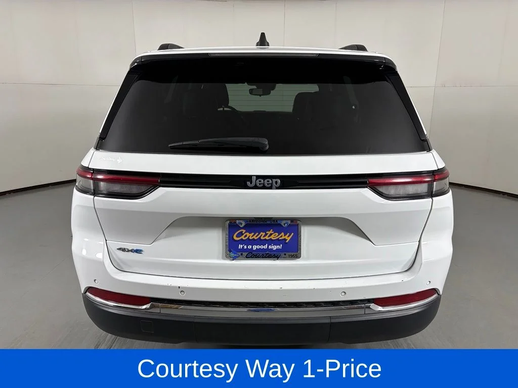 Used 2024 White Jeep 4xe image 9