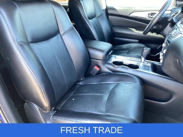 Used 2018 Caspian Blue Nissan SL image 11