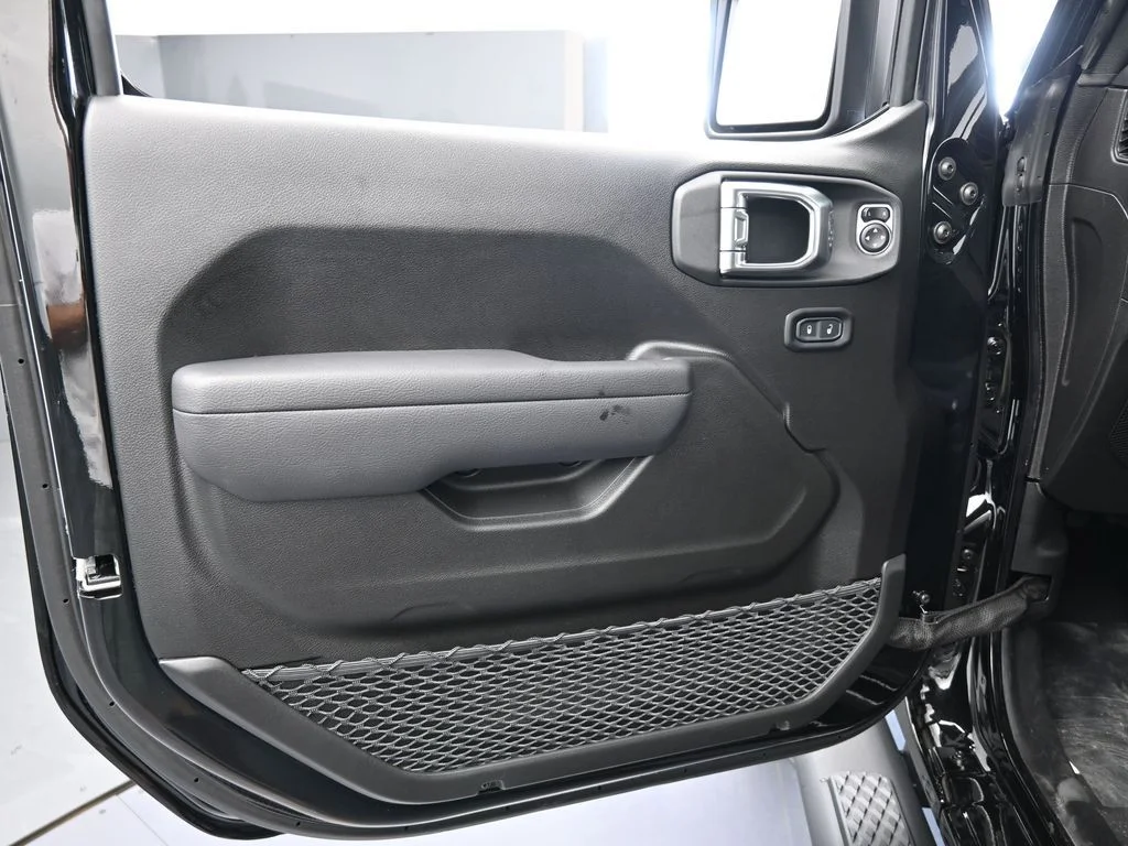 New 2026 Black Clear-Coat Exterior Paint Jeep Sport S image 15