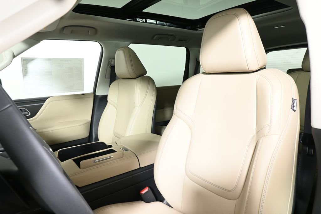 New 2026 RADIANT WHITE INFINITI Pure 4WD image 15