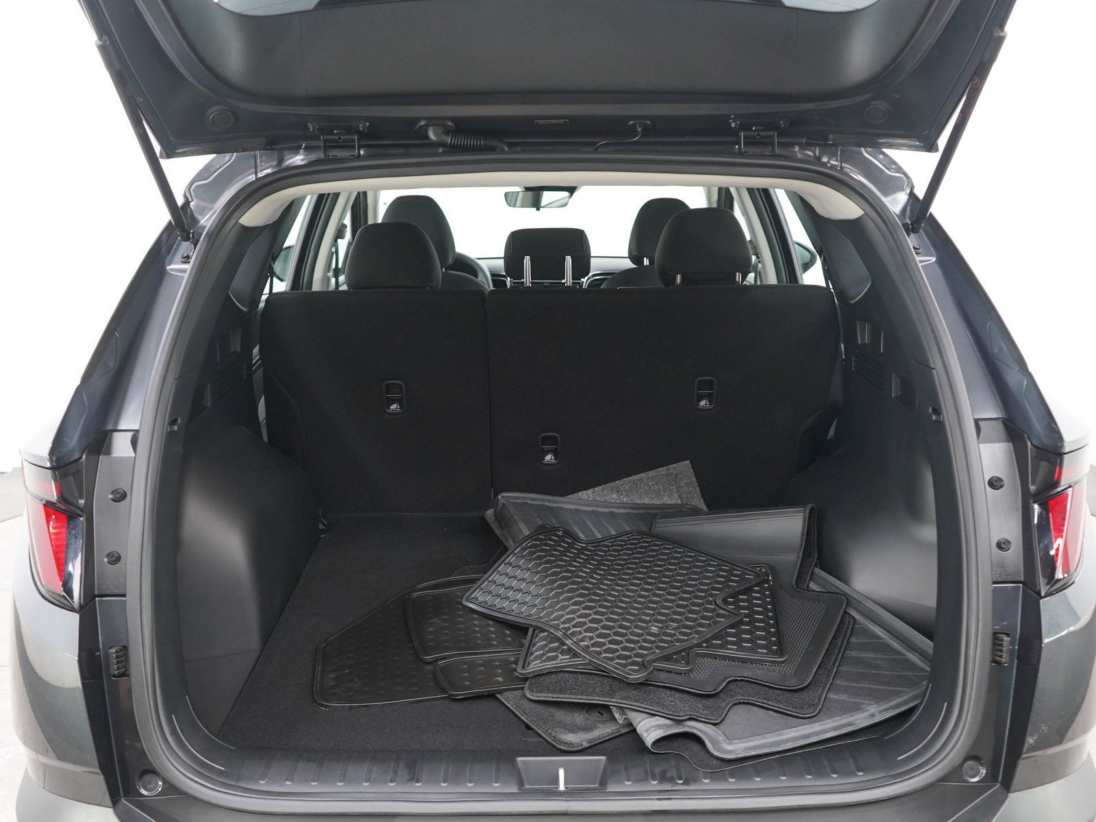 2024 Hyundai Tucson SE - Photo 16