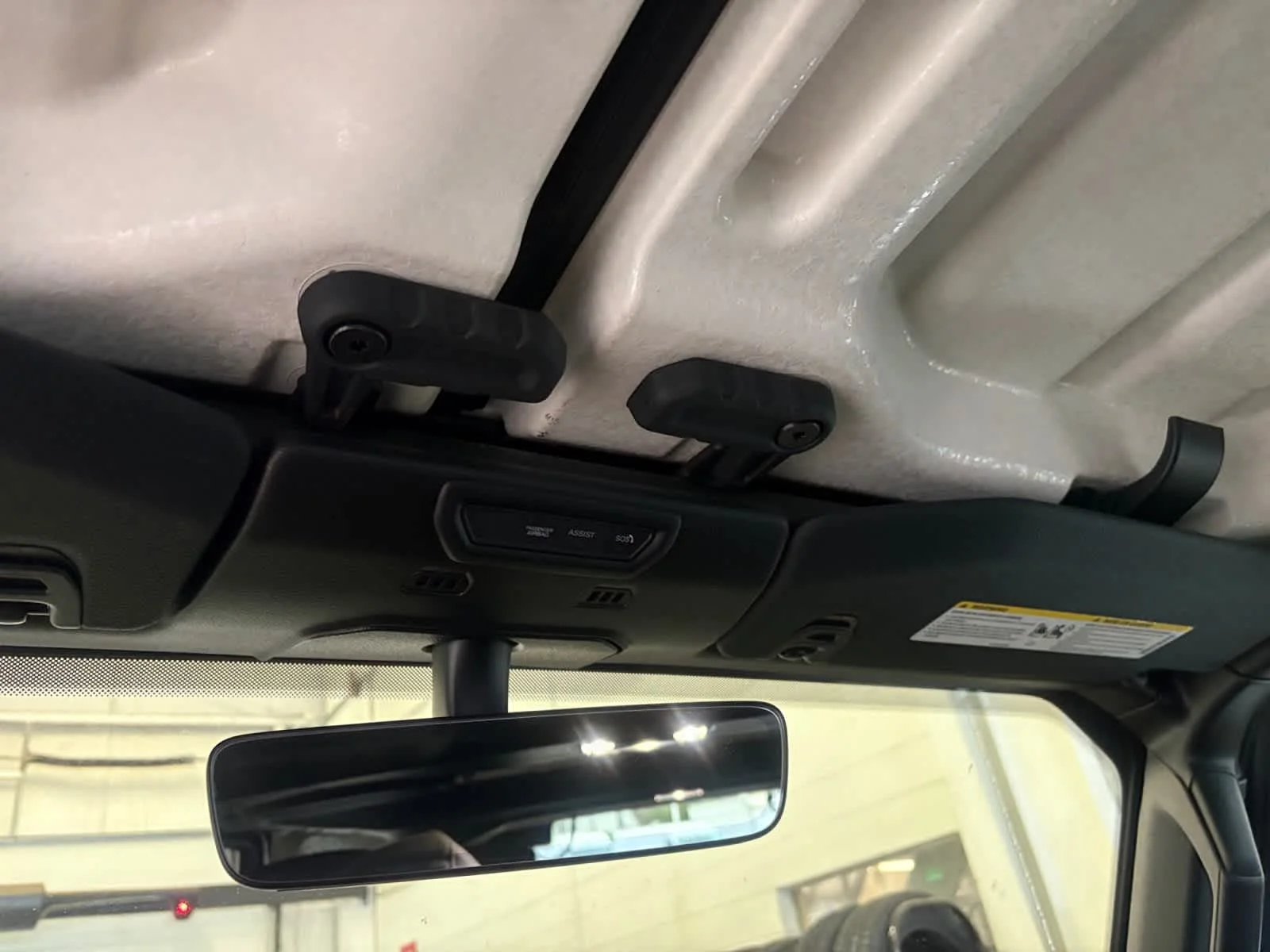 Used 2023 Granite Crystal Metallic Clearcoat Jeep Sahara image 21