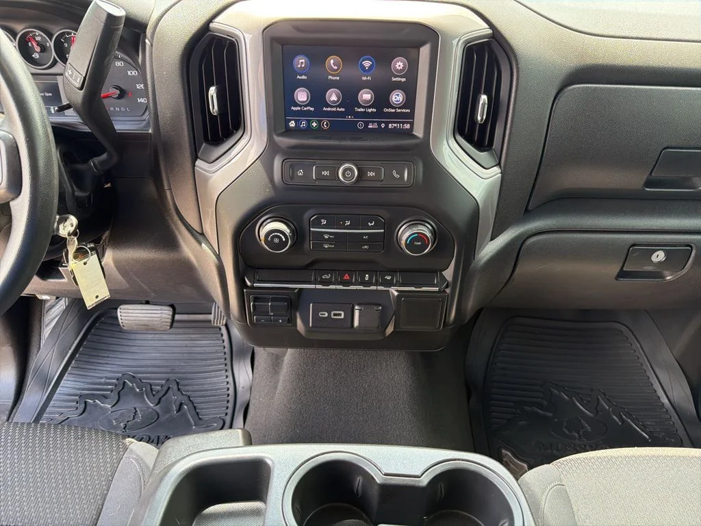 Used 2021 White Chevrolet Custom image 40
