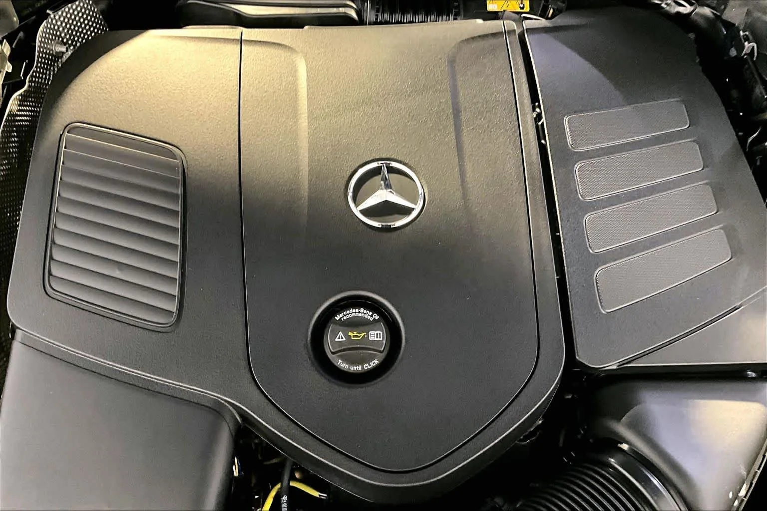New 2027 Graphite Grey Metallic Mercedes-Benz GLC 350e image 15