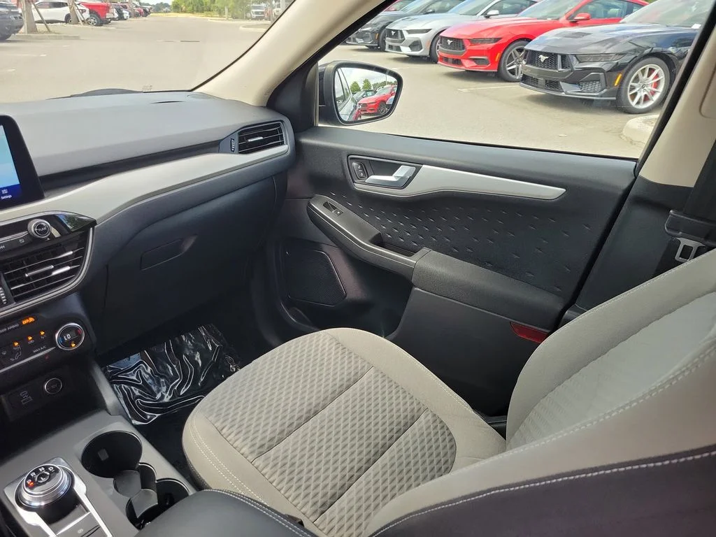Used 2020 Green Ford SE Sport Hybrid image 15