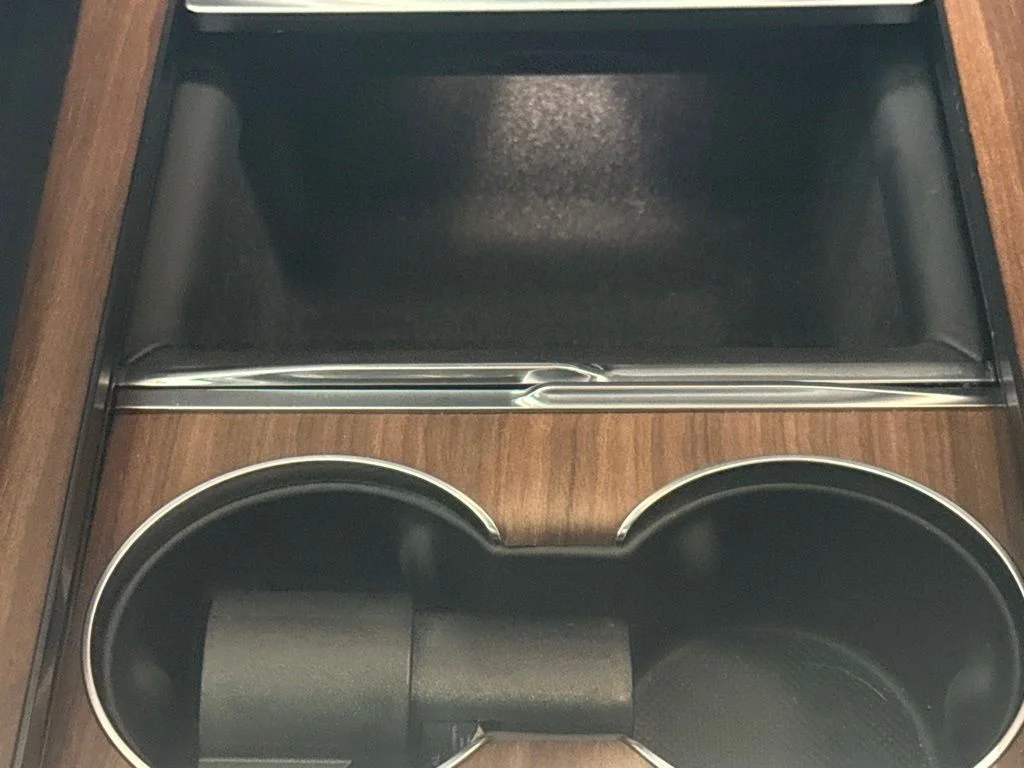 Used 2022 Solid Black Tesla Base image 15