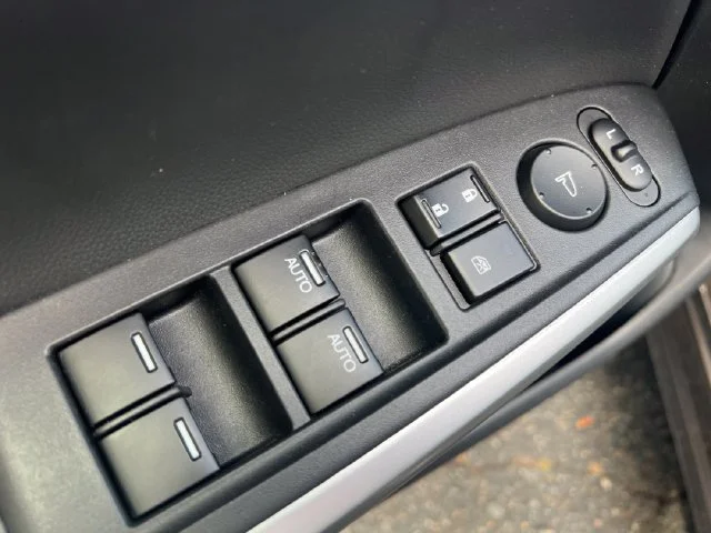 Used 2013  Honda EX-L image 6