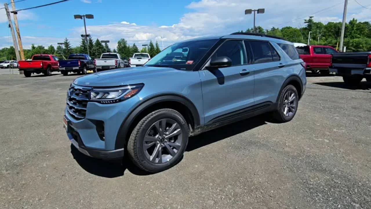 New 2026 Vapor Blue Metallic Ford Active image 4