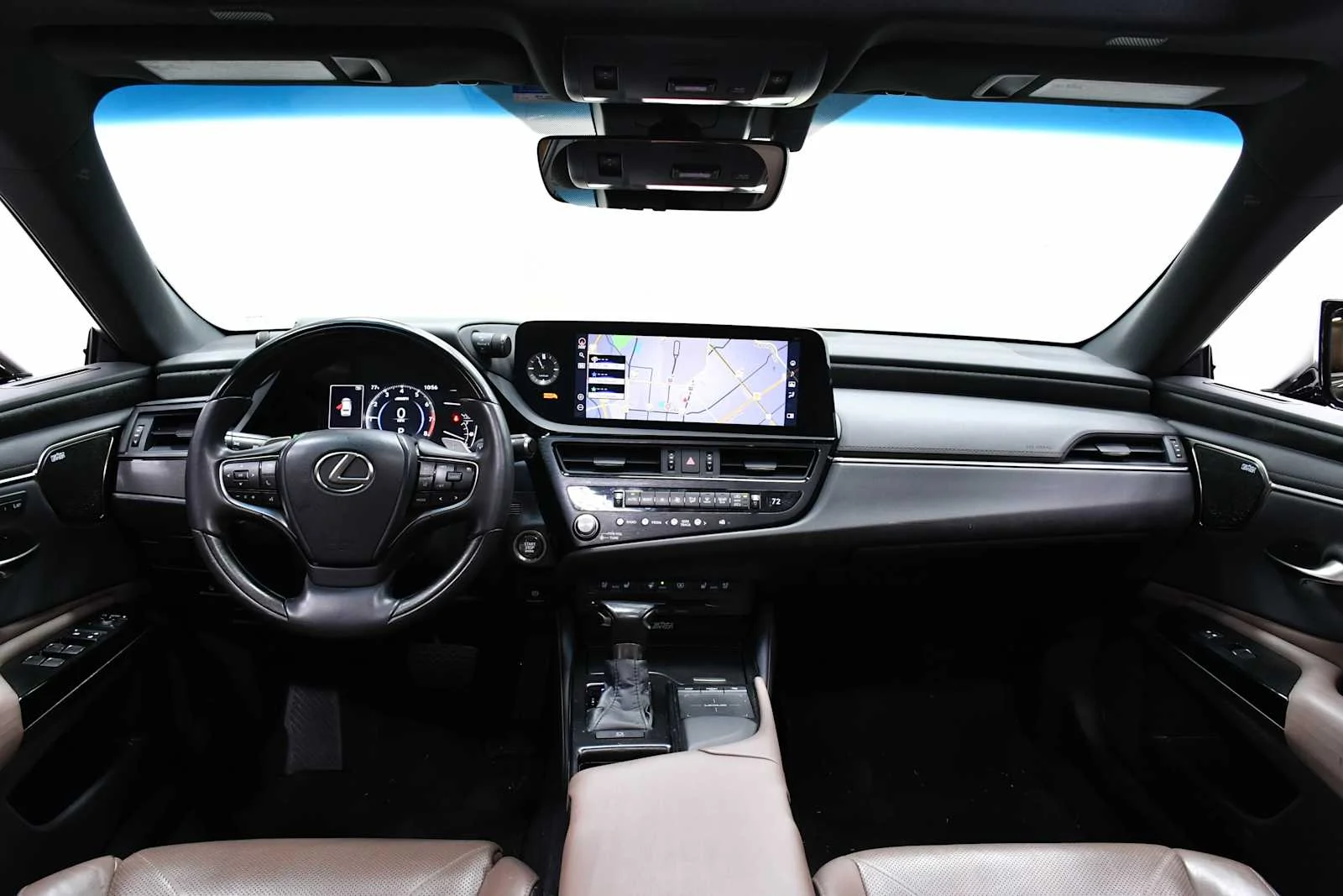 Used 2022 Obsidian Lexus Luxury image 15