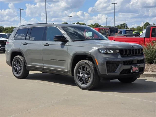 New 2027 Sting-Gray Clear-Coat Paint Jeep Laredo Altitude image 1