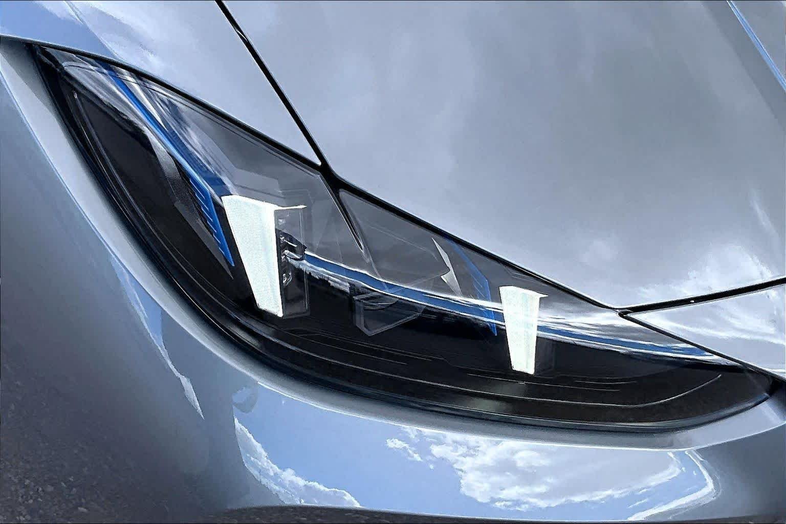 Used 2027 Skyscraper Grey Metallic BMW  image 23