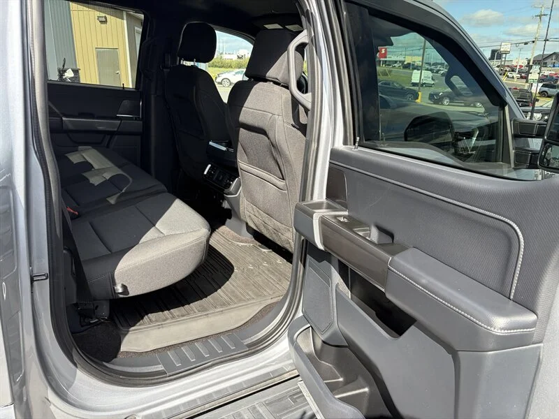 Used 2022 Silver Ford XLT image 15