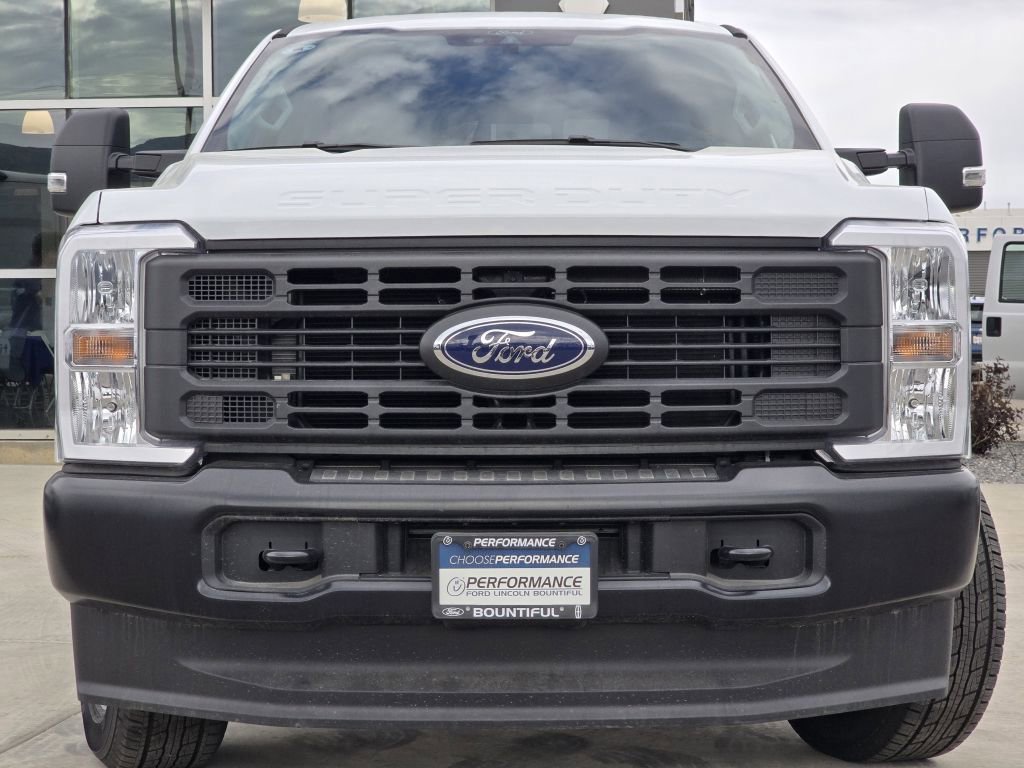 New 2026 Oxford White Ford XL image 2
