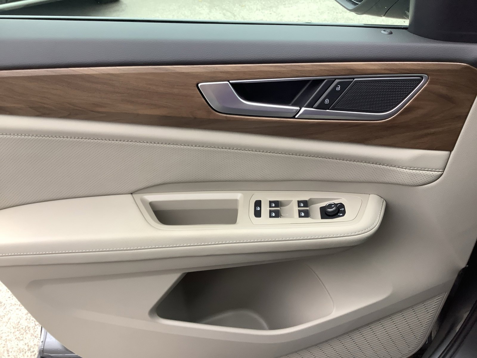 New 2026 Silver Mist Metallic Volkswagen 2.0T SE image 28