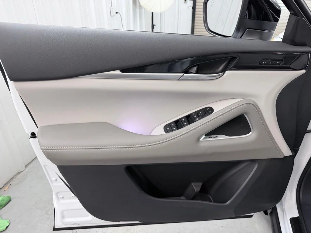 New 2027 White / Black INFINITI SPORT image 14