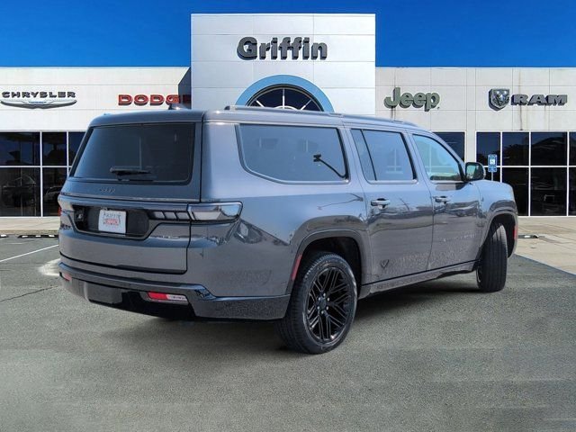 New 2026 Baltic-Gray Metallic Clear-Coat Exterior Paint Jeep Limited Reserve image 4