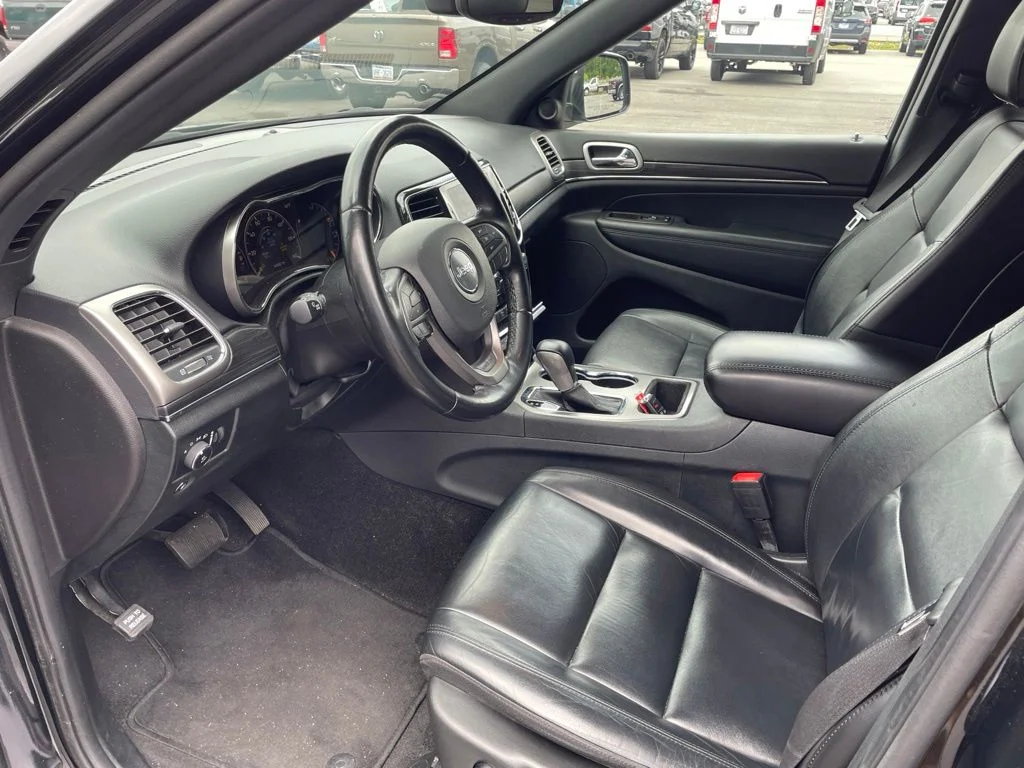 Used 2022 Black Jeep Limited image 9
