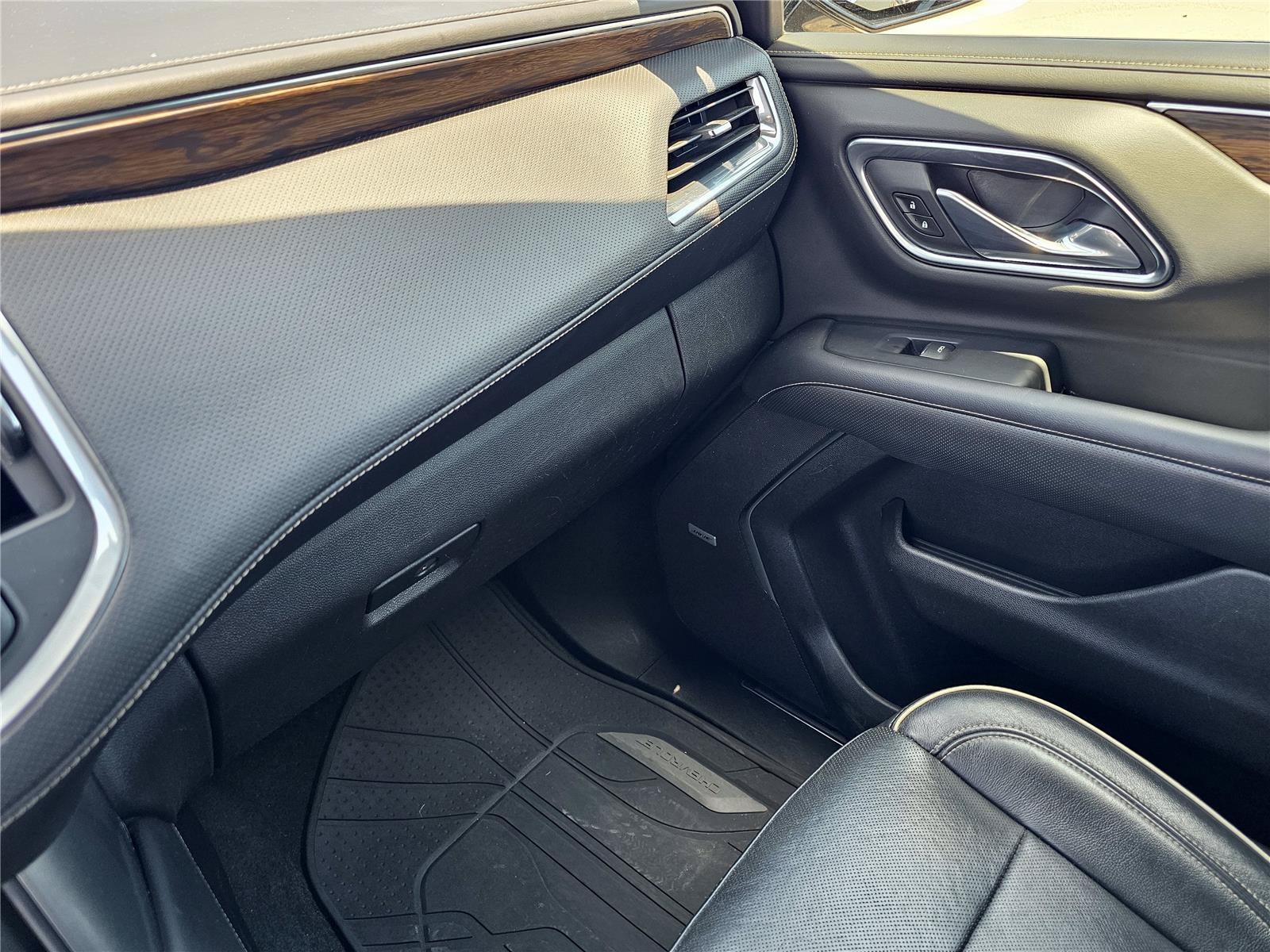 Used 2021 Shadow Gray Metallic Chevrolet Premier image 29