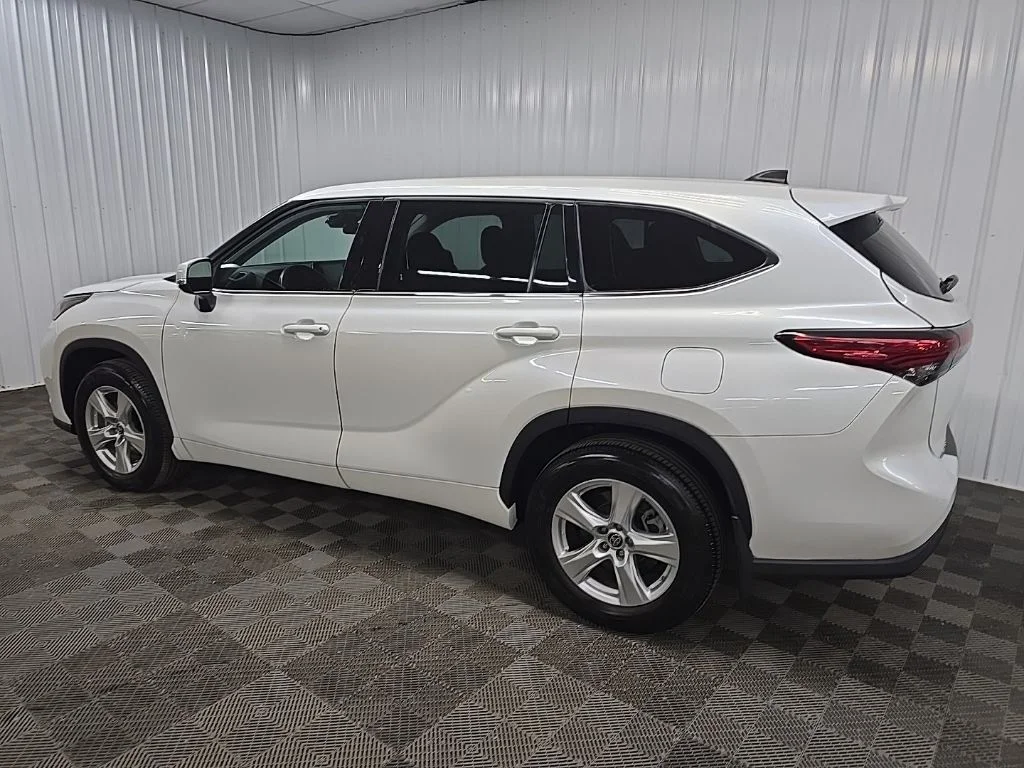 Used 2022 Beige Toyota LE image 4