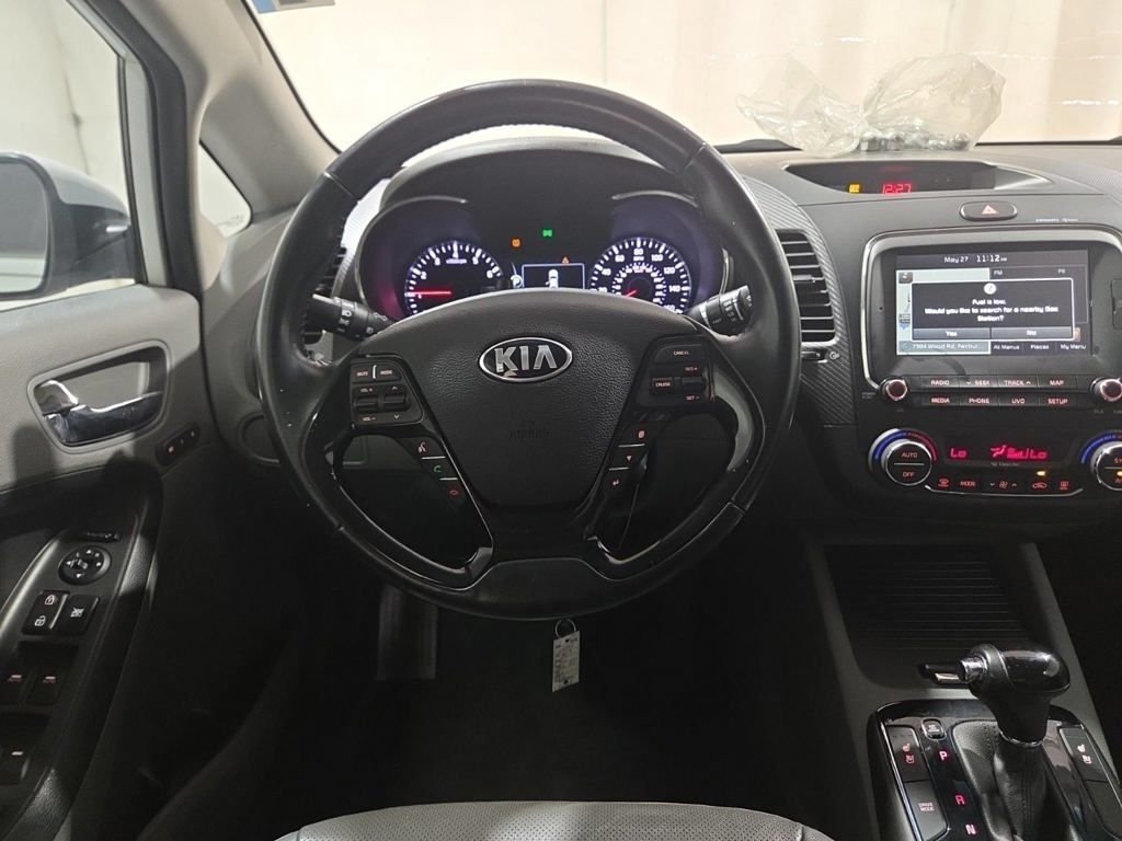 Used 2017 White Kia EX image 11