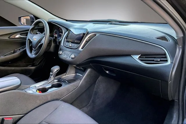 Used 2023 Gray Chevrolet LT image 25