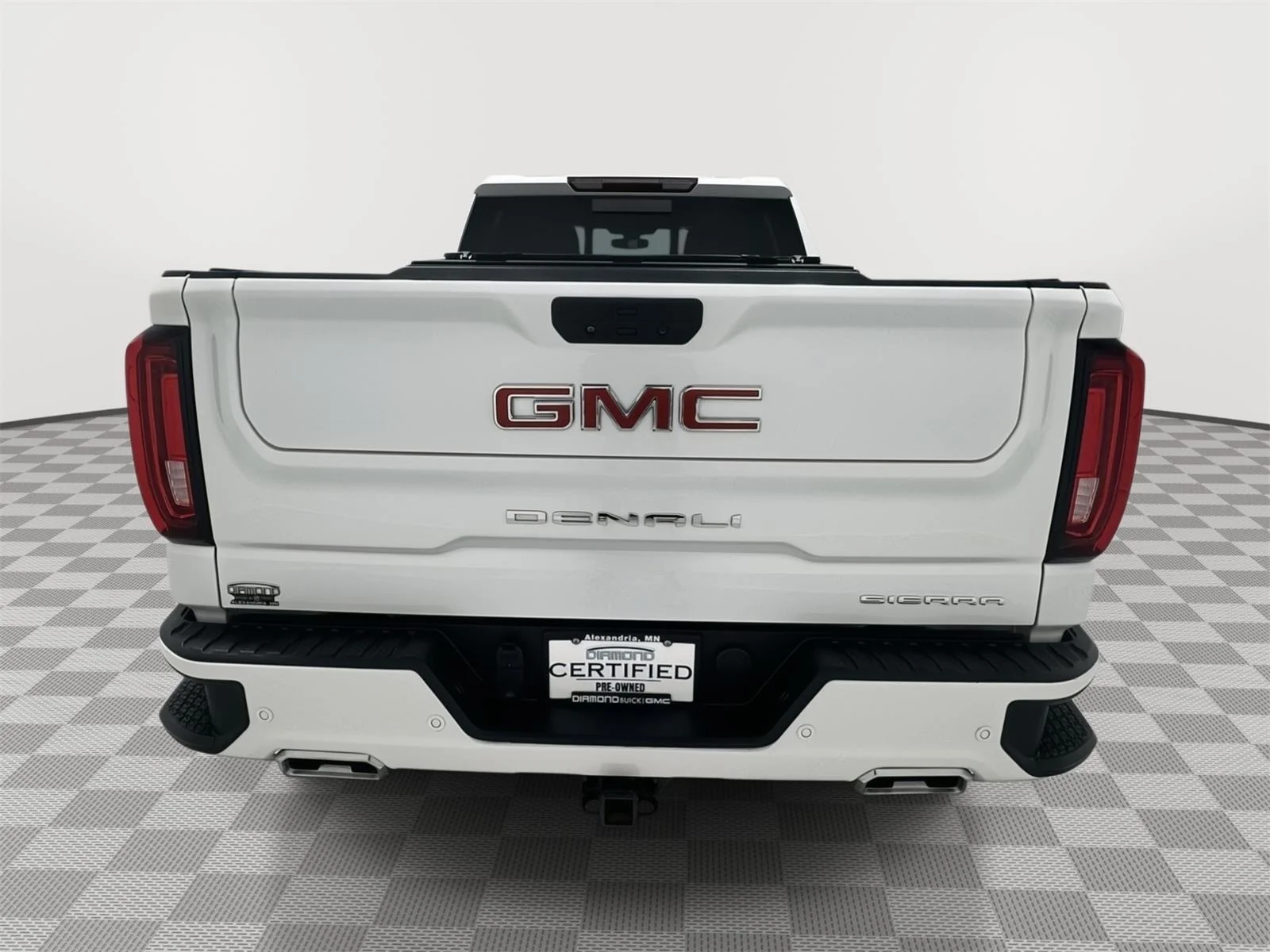 Used 2022 WHITE FROST TRICOAT GMC Denali image 4
