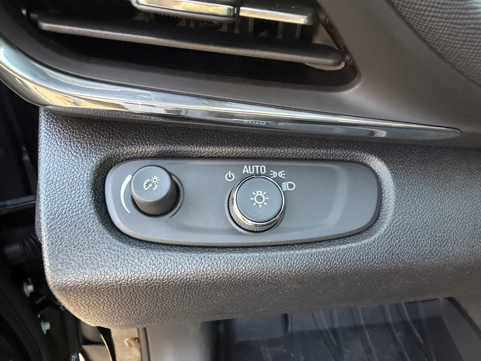 New 2026 Moonstone Gray Metallic Buick Sport Touring image 19