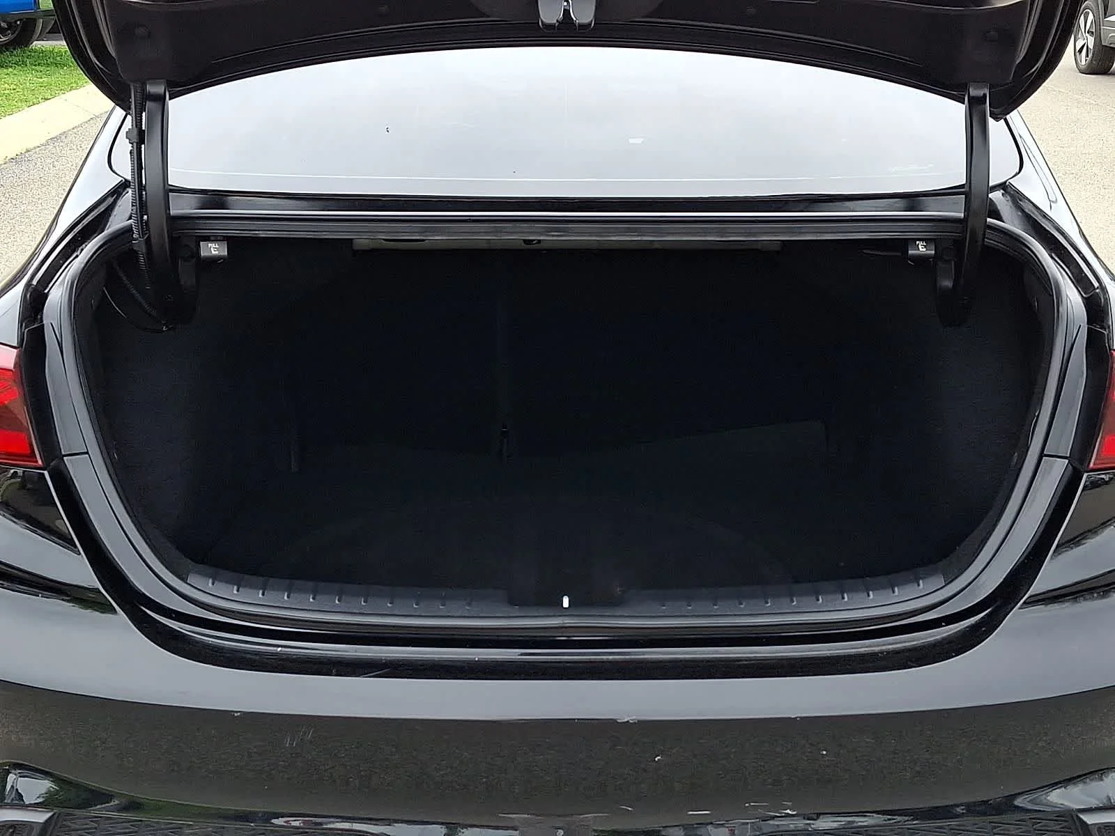 Used 2023 Aurora Black Kia LXS image 29