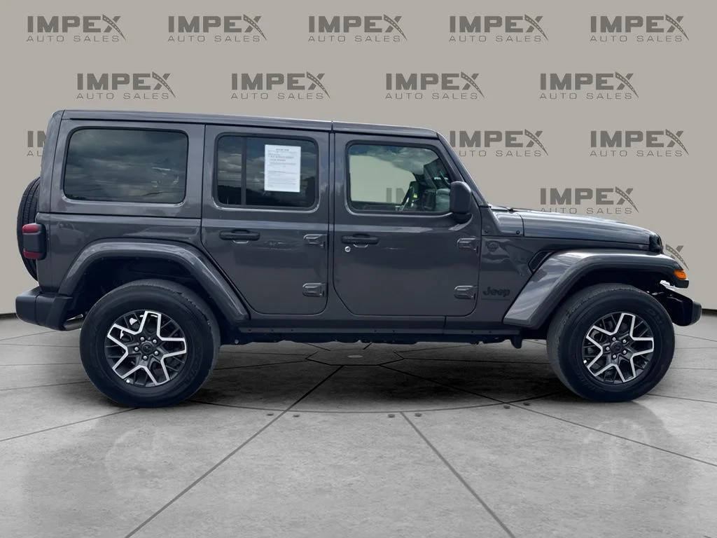 Used 2025 Gray Jeep Sahara image 6