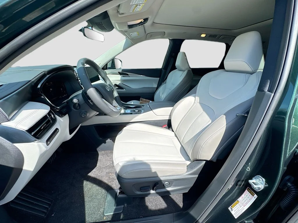 New 2027 DEEP EMERALD INFINITI Luxe FWD image 22