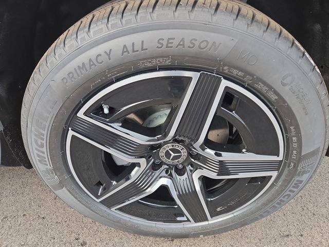 New 2026 Cirrus Silver Metallic Mercedes-Benz GLC300 image 28