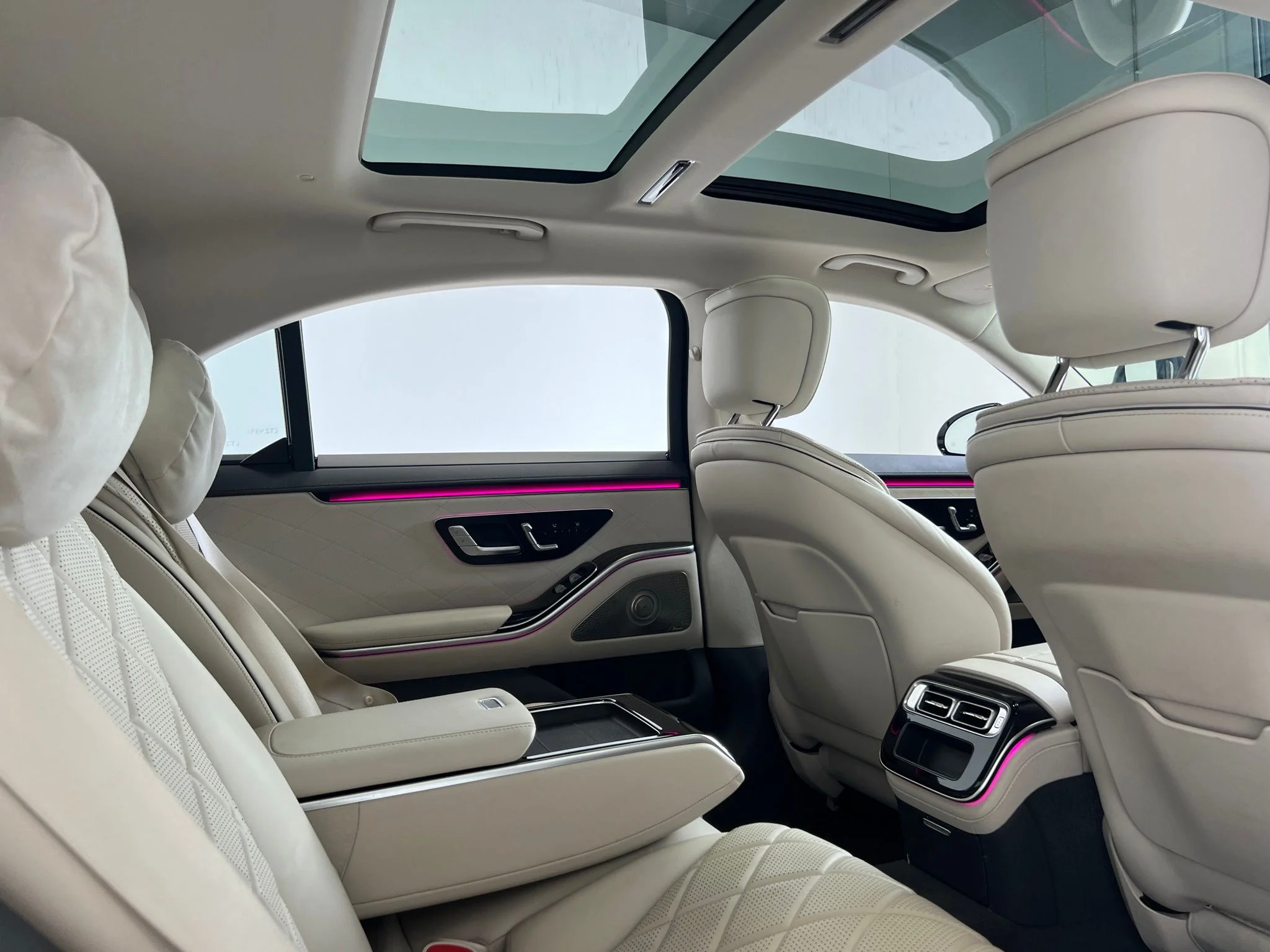 Used 2021 White Mercedes-Benz S 580 image 16