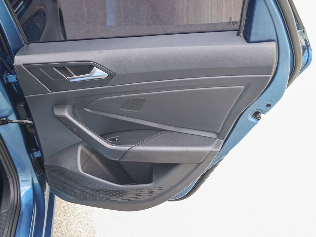 Used 2019  Volkswagen 1.4T SE image 17