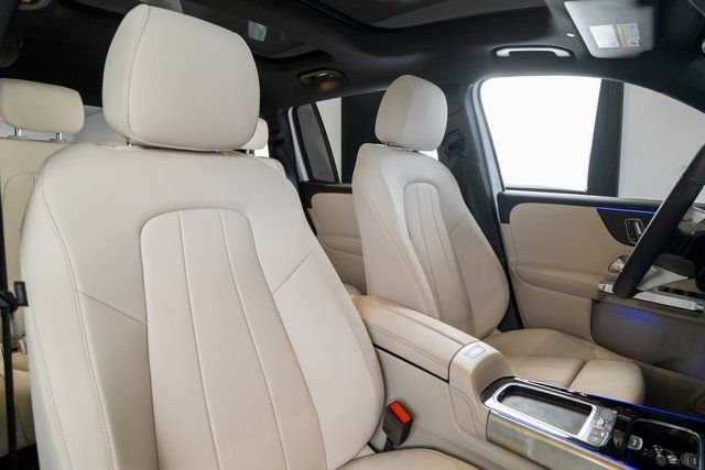 Used 2026 White Mercedes-Benz GLB 250 image 14