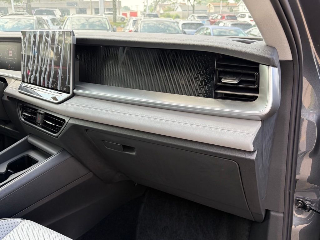 New 2026 Platinum Gray Metallic Volkswagen 2.0T SE image 16