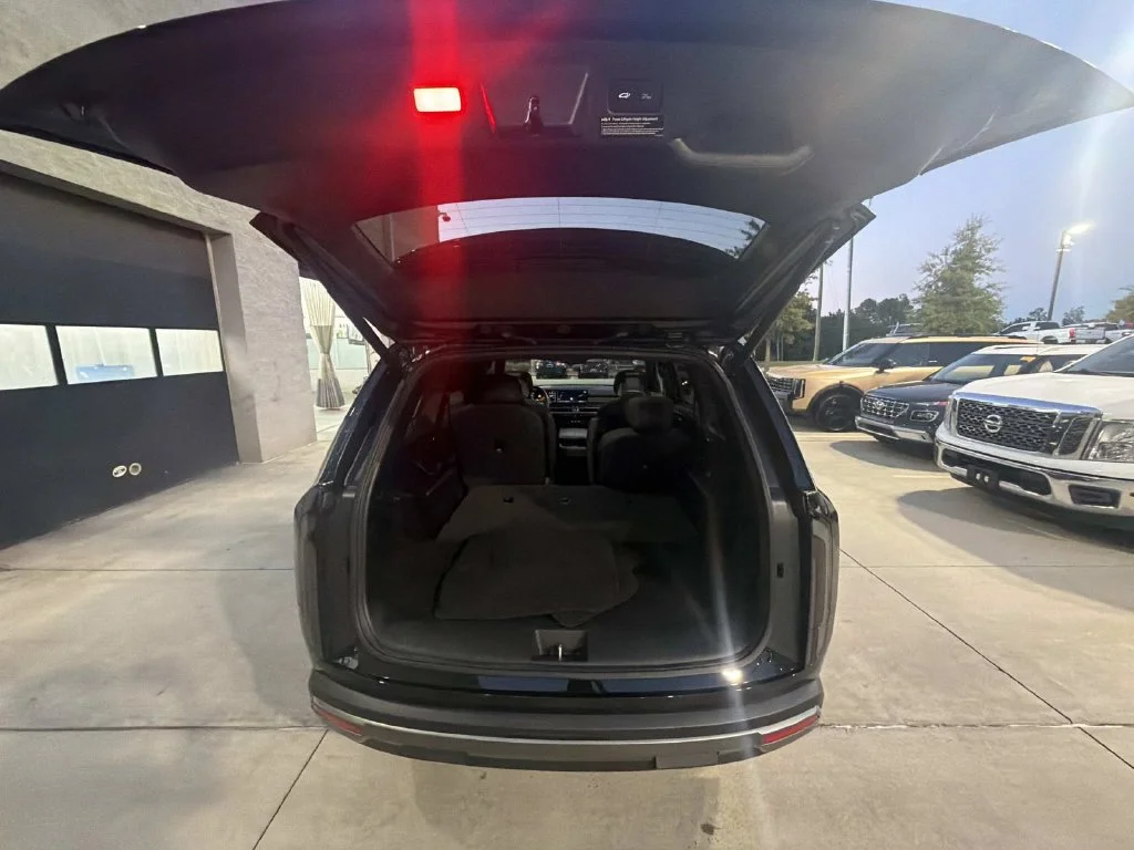 Used 2027 Black Kia S image 29