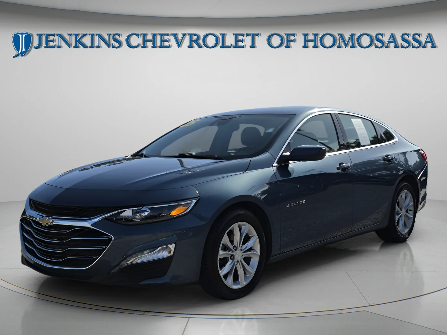 Used 2025 Lakeshore Blue Metallic Chevrolet LT image 10