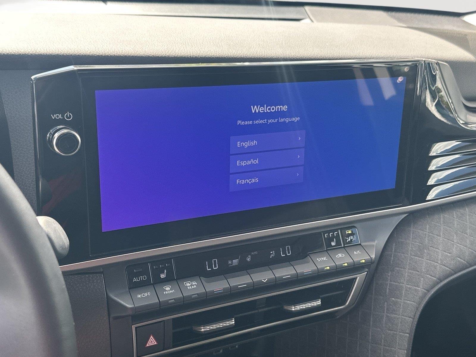 Used 2025 Wind Chill Pearl Toyota XLE image 15