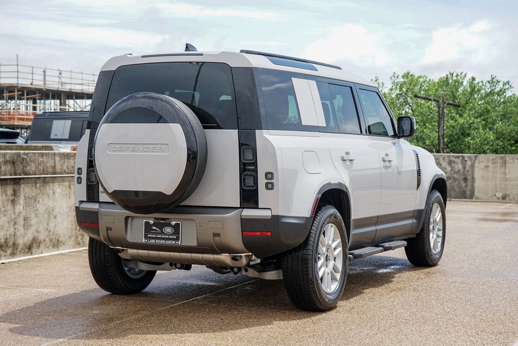 New 2026 Borasco Grey Metallic Land Rover S image 7
