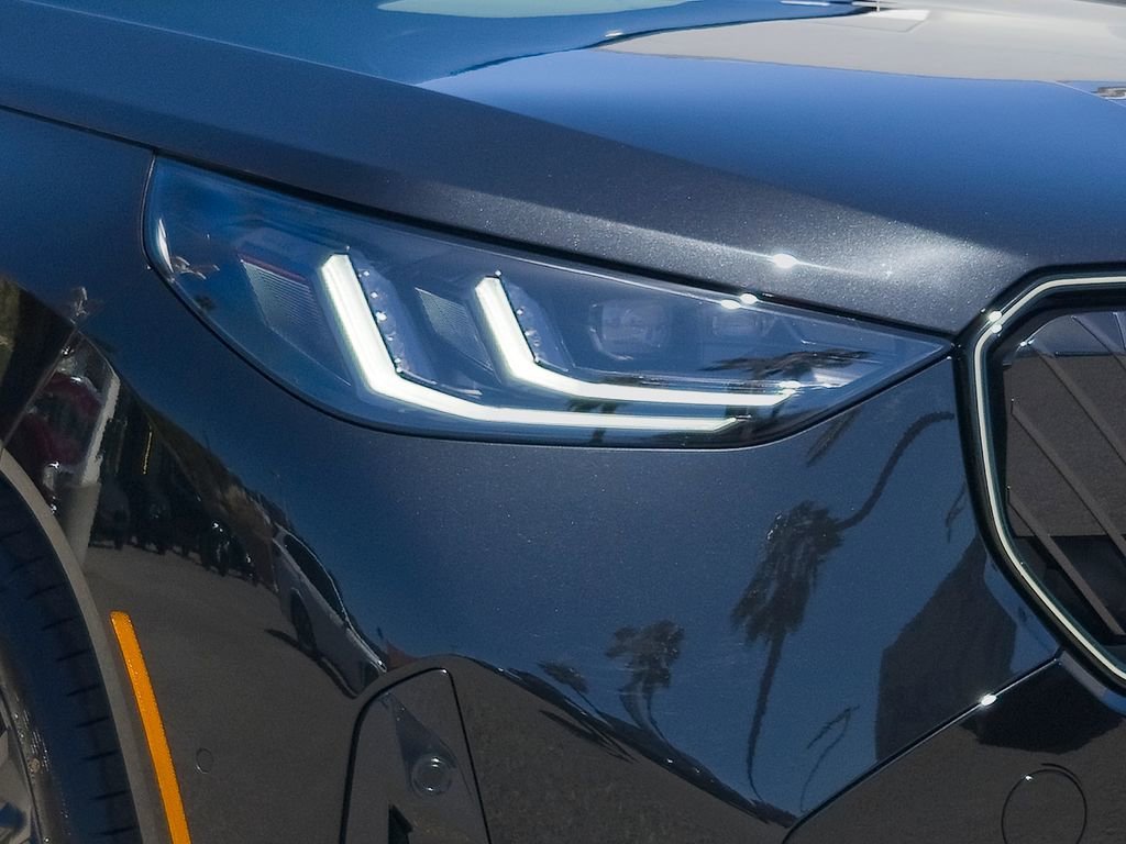 New 2026 Black Sapphire Metallic BMW 30 xDrive image 5