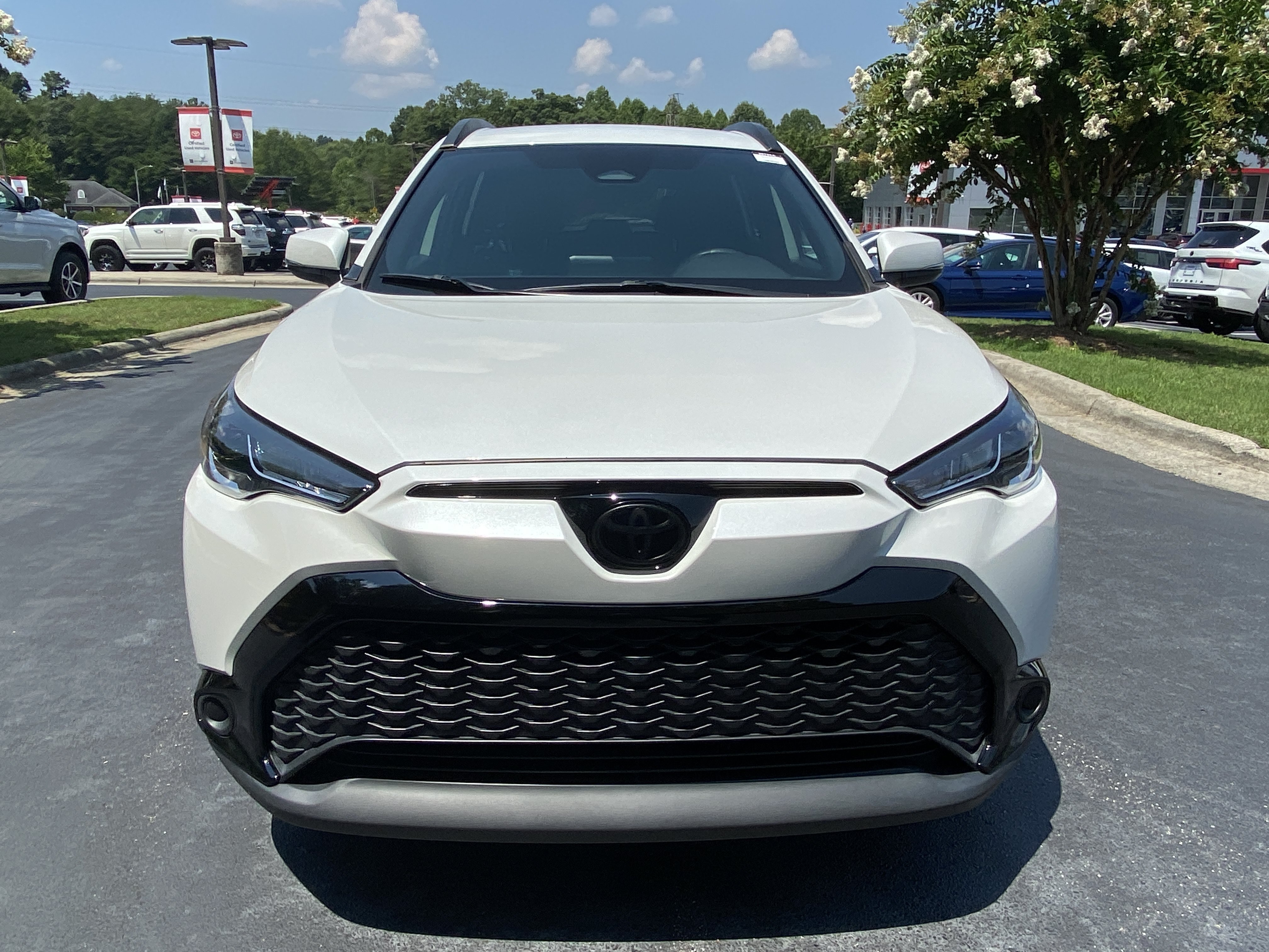 Used 2023 Wind Chill Pearl Toyota Hybrid SE image 2
