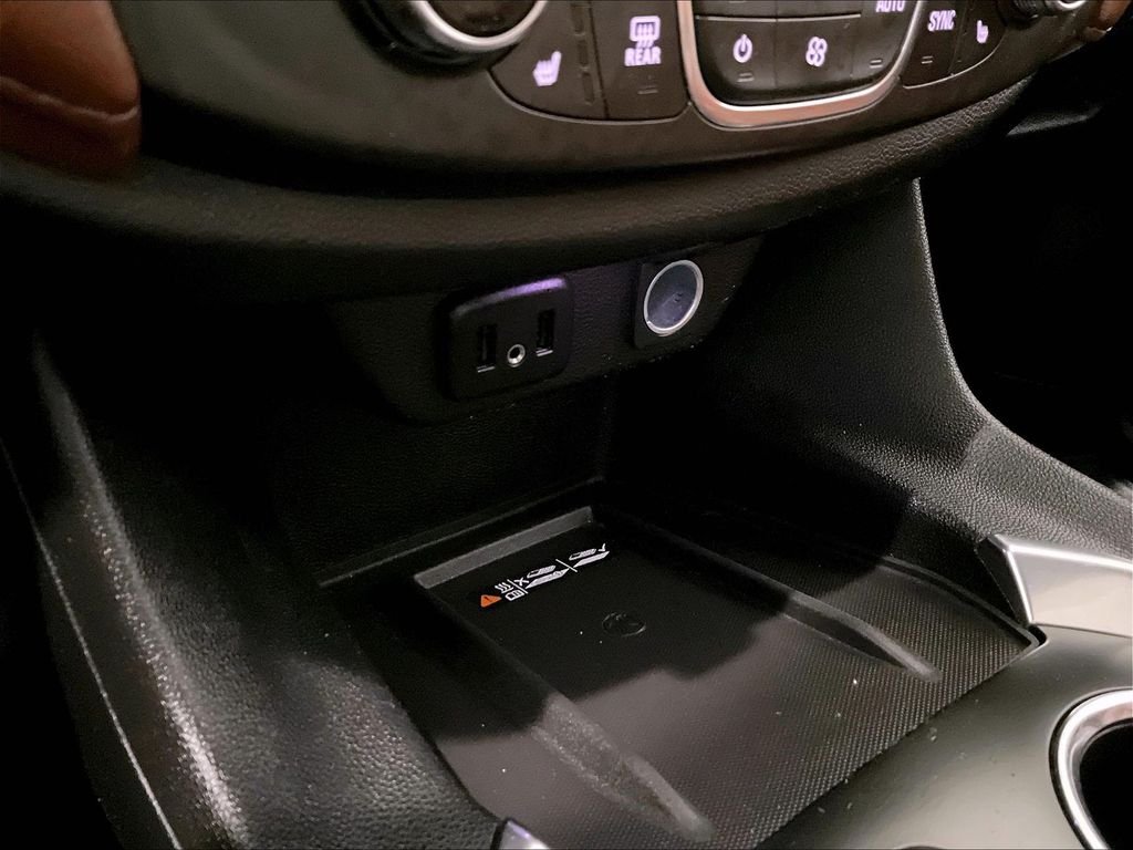 Used 2018 Mosaic Black Metallic Chevrolet High Country image 28