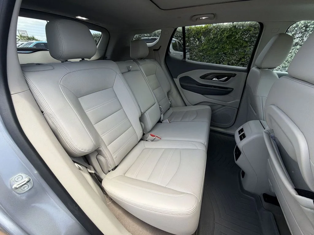Used 2023 Silver GMC Denali image 34