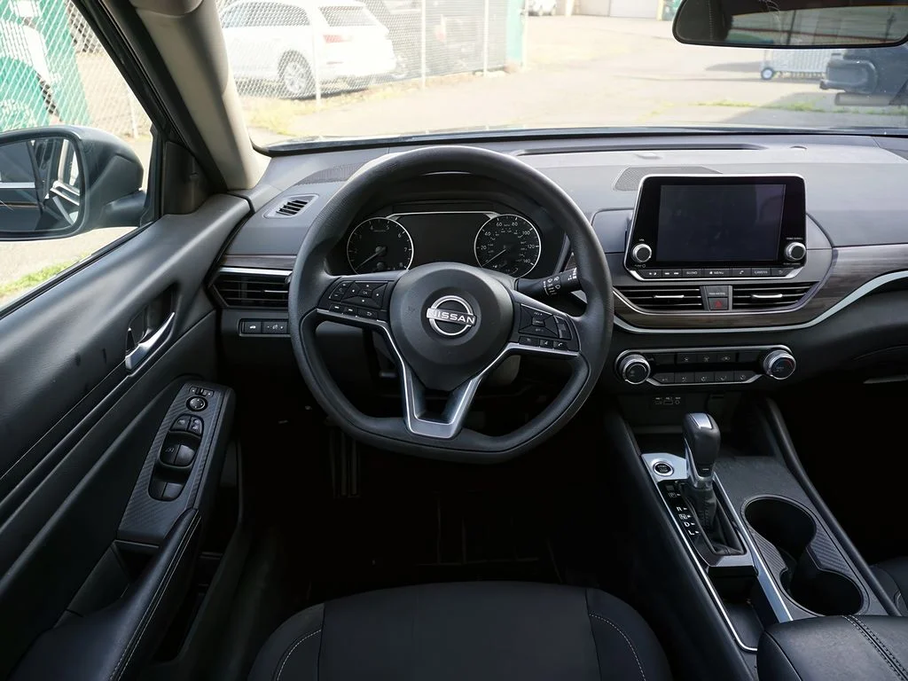 2025 Nissan Altima SV - Photo 23
