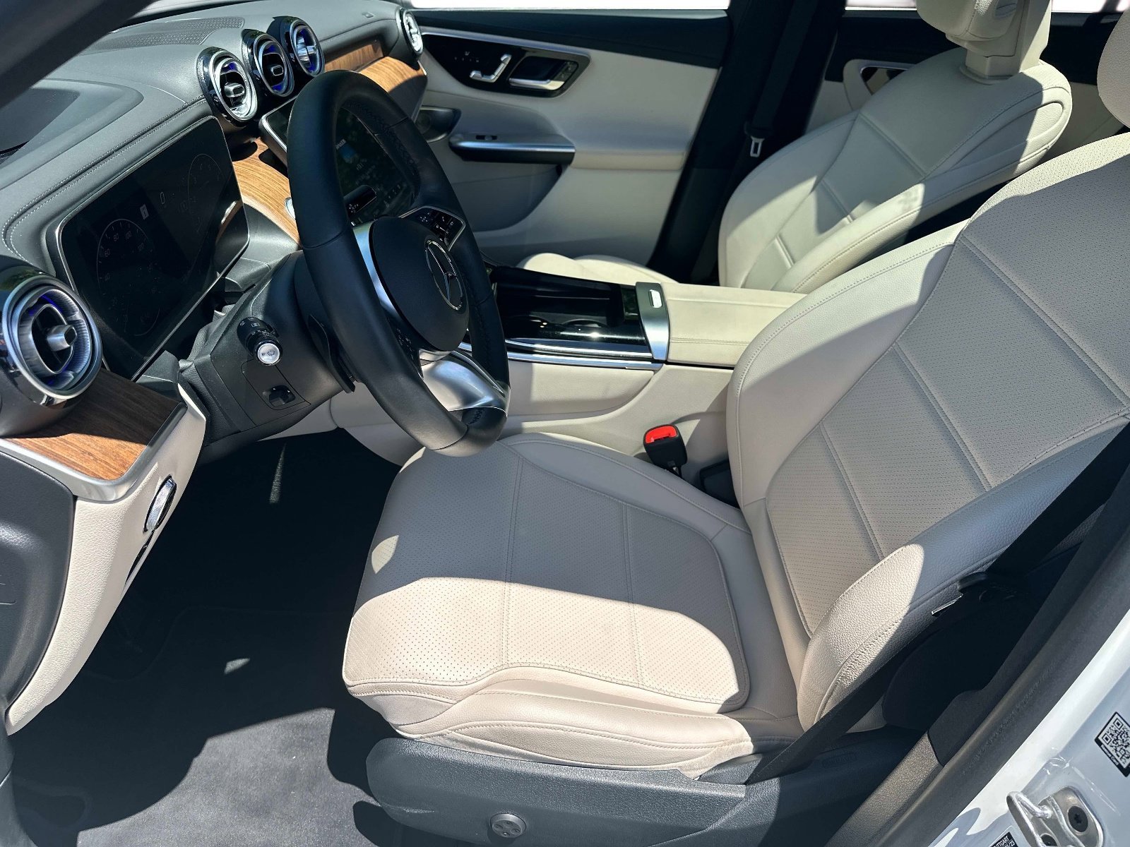 Certified Used 2023 Polar White Mercedes-Benz GLC 300 image 19