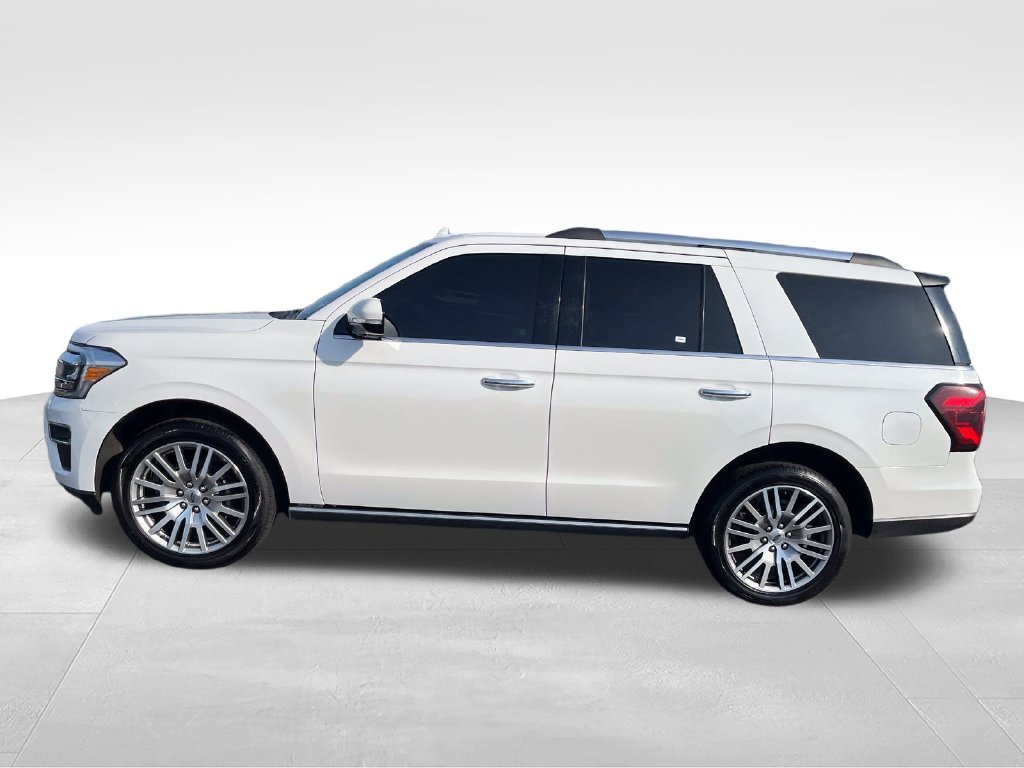 Used 2022 White Ford Limited image 2