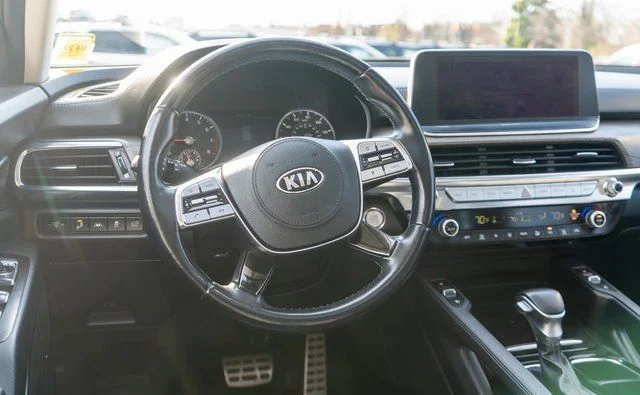 Used 2021 White Kia SX image 17