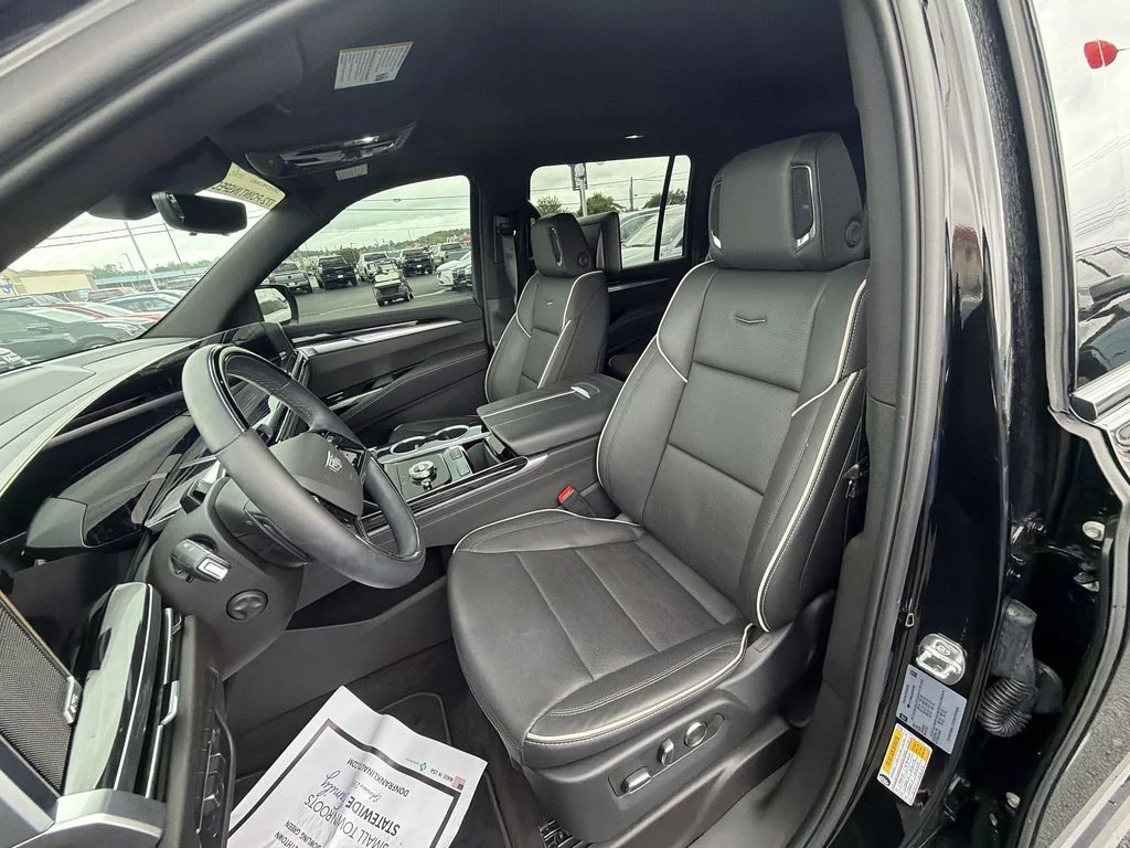 Used 2025 Black Cadillac Sport image 17