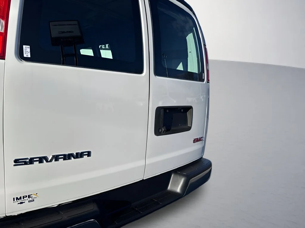 Used 2022 Summit White GMC Work Van image 27